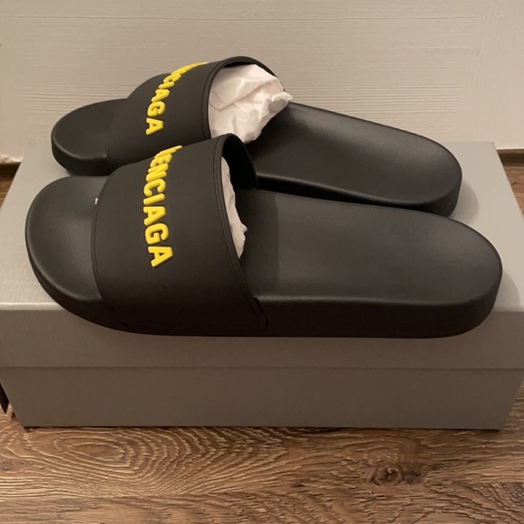 Balenciaga Black & Yellow Rubber Logo Pool Slides Sandals Size 40 EU 7 US - Picture 4 of 9